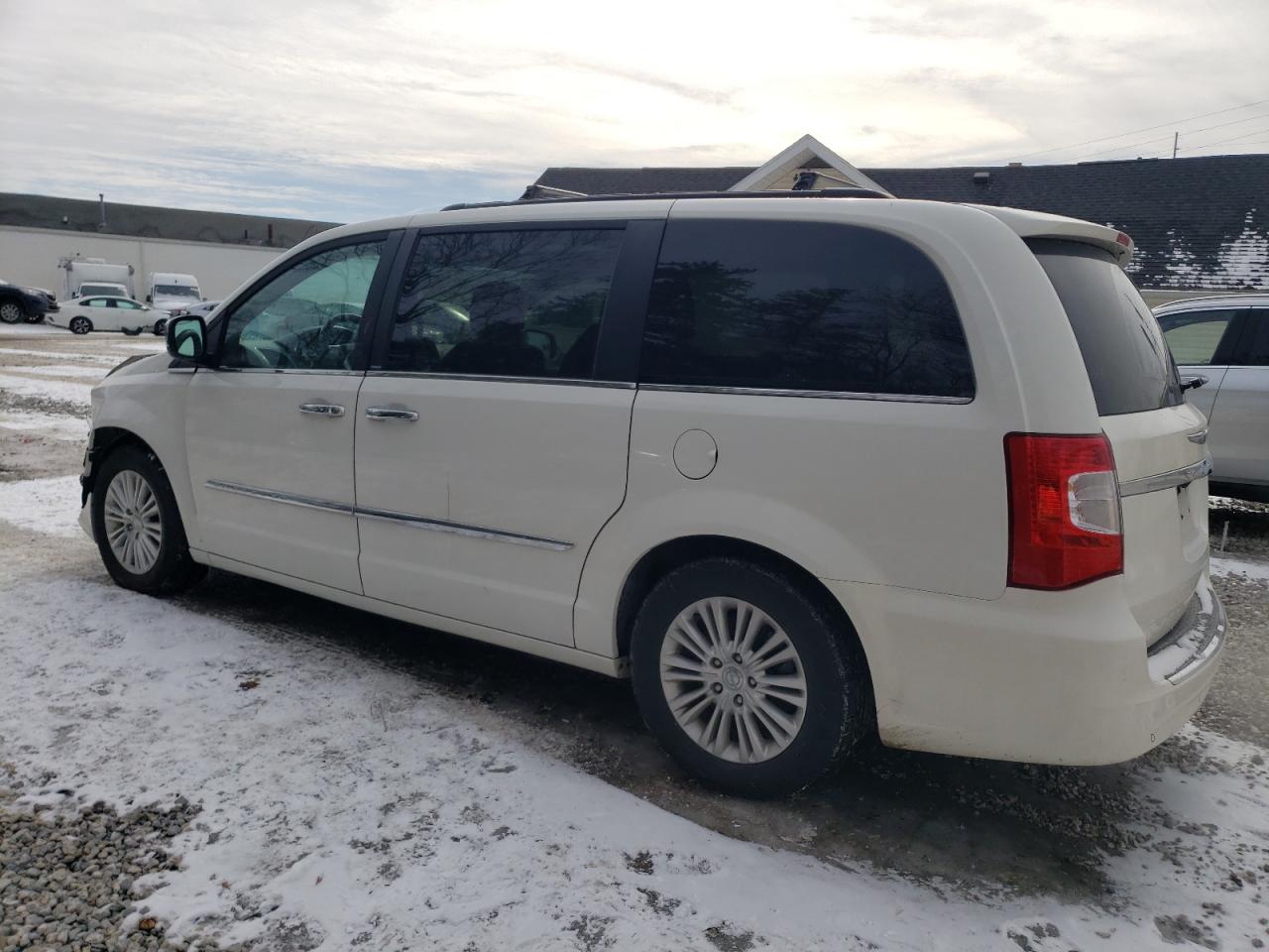2012 Chrysler Town & Country - Image 2
