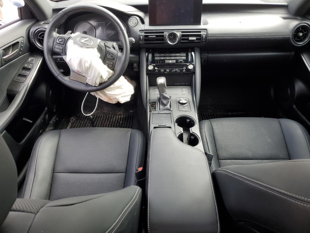 2023 Lexus IS - Image 8