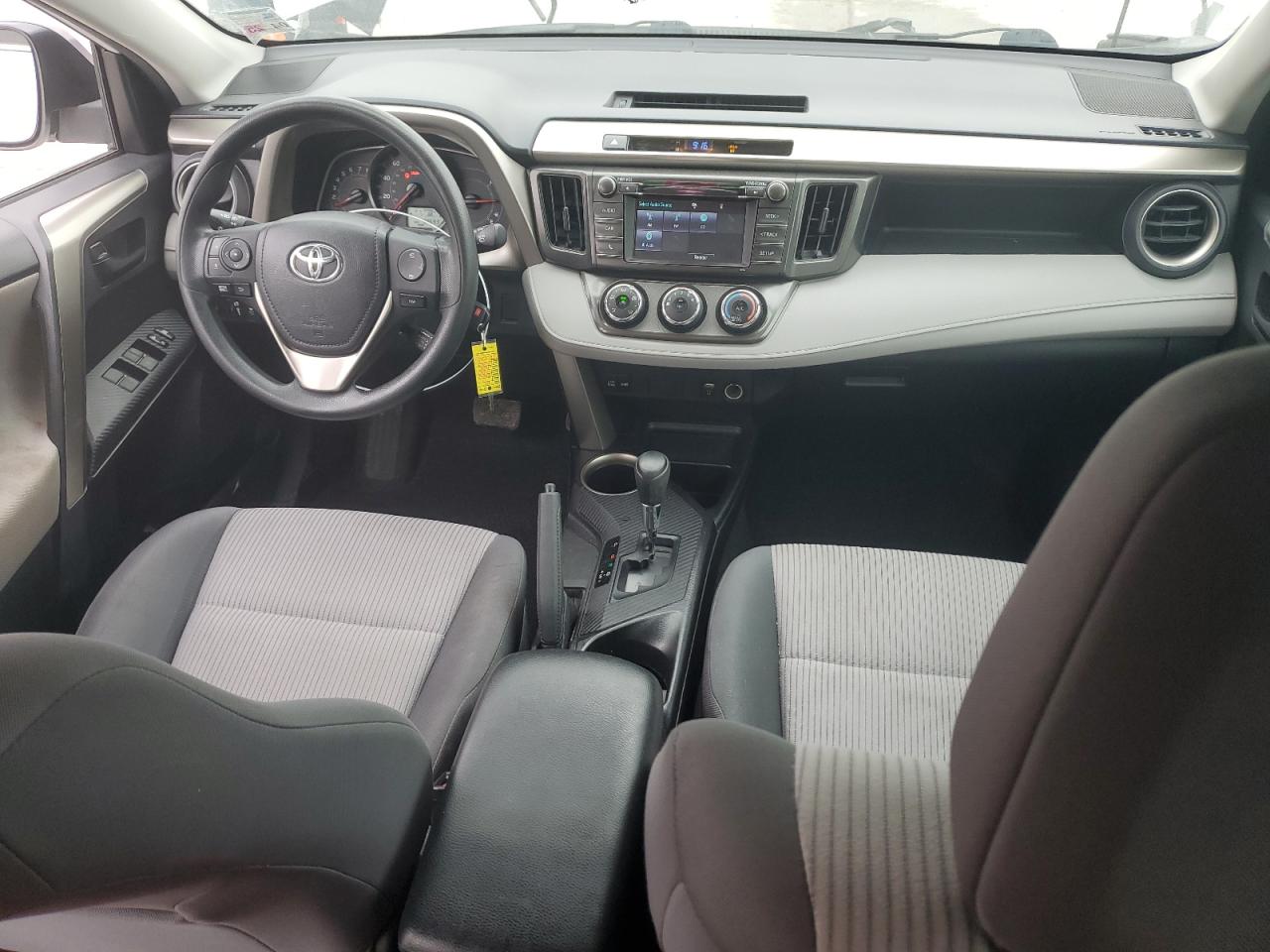 2015 Toyota RAV 4 - Image 8