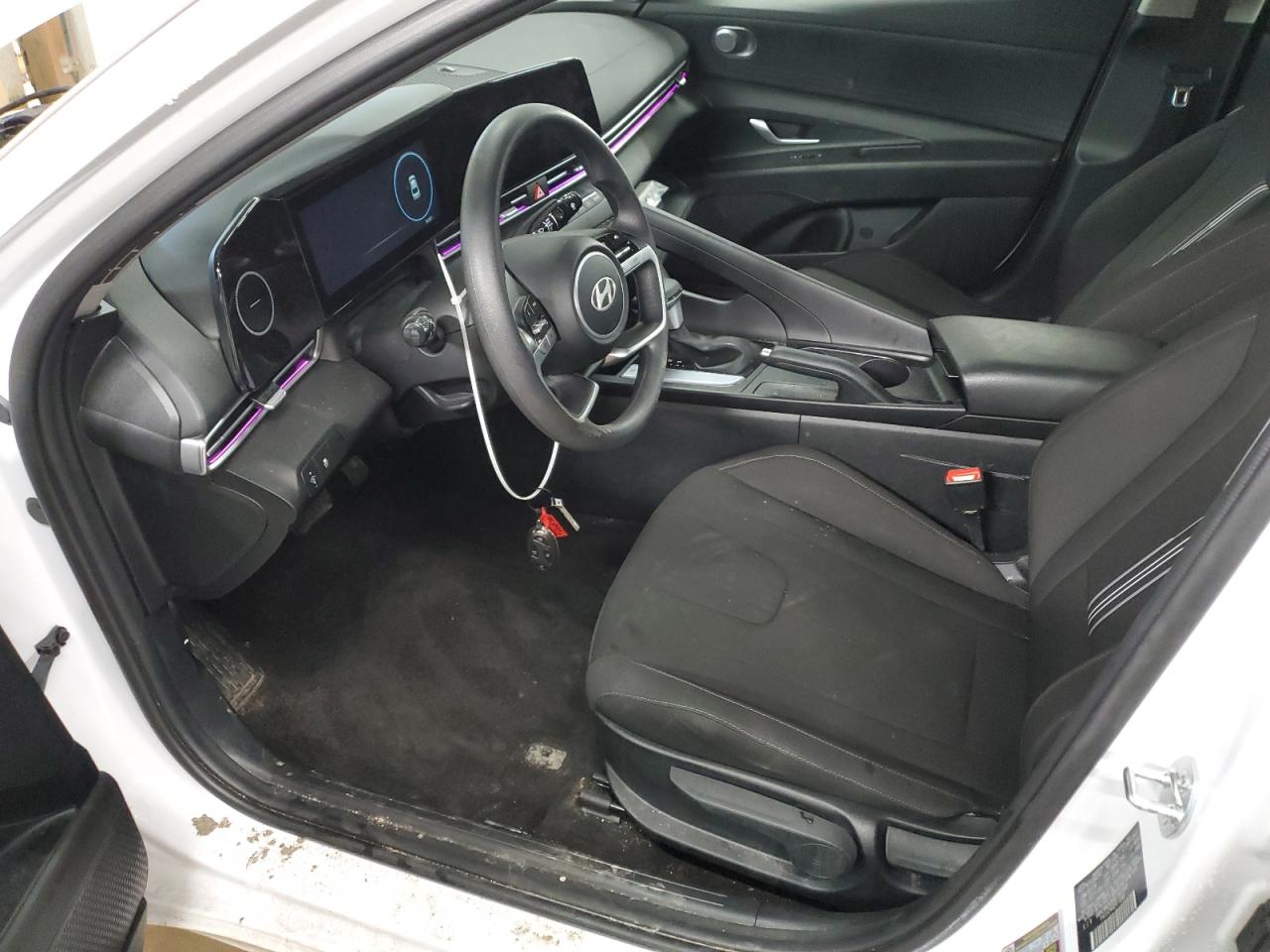 2024 Hyundai Elantra - Image 7