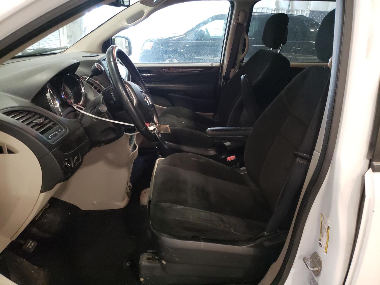 2015 Dodge Caravan - Image 7
