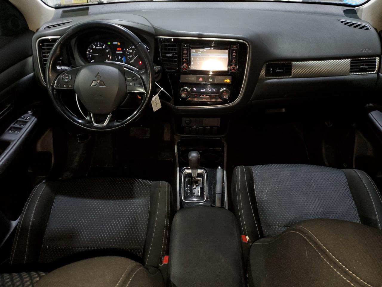2017 Mitsubishi Outlander - Image 8