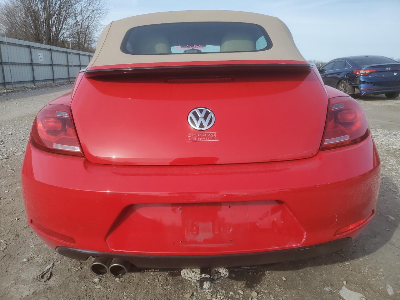 2013 Volkswagen Beetle - Image 6