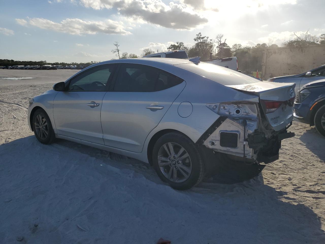 2018 Hyundai Elantra - Image 2