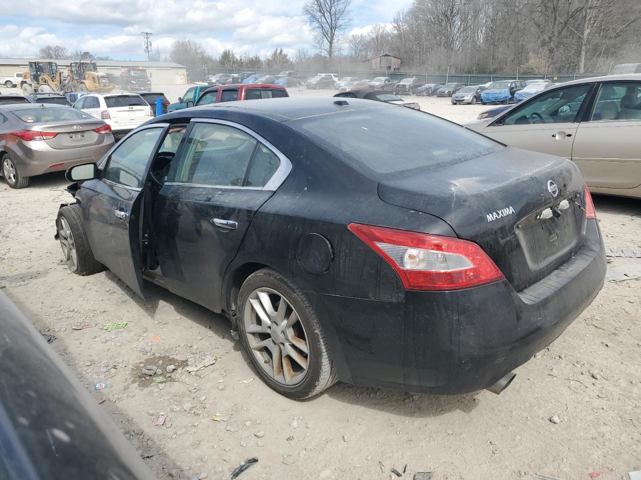 2010 Nissan Maxima - Image 2