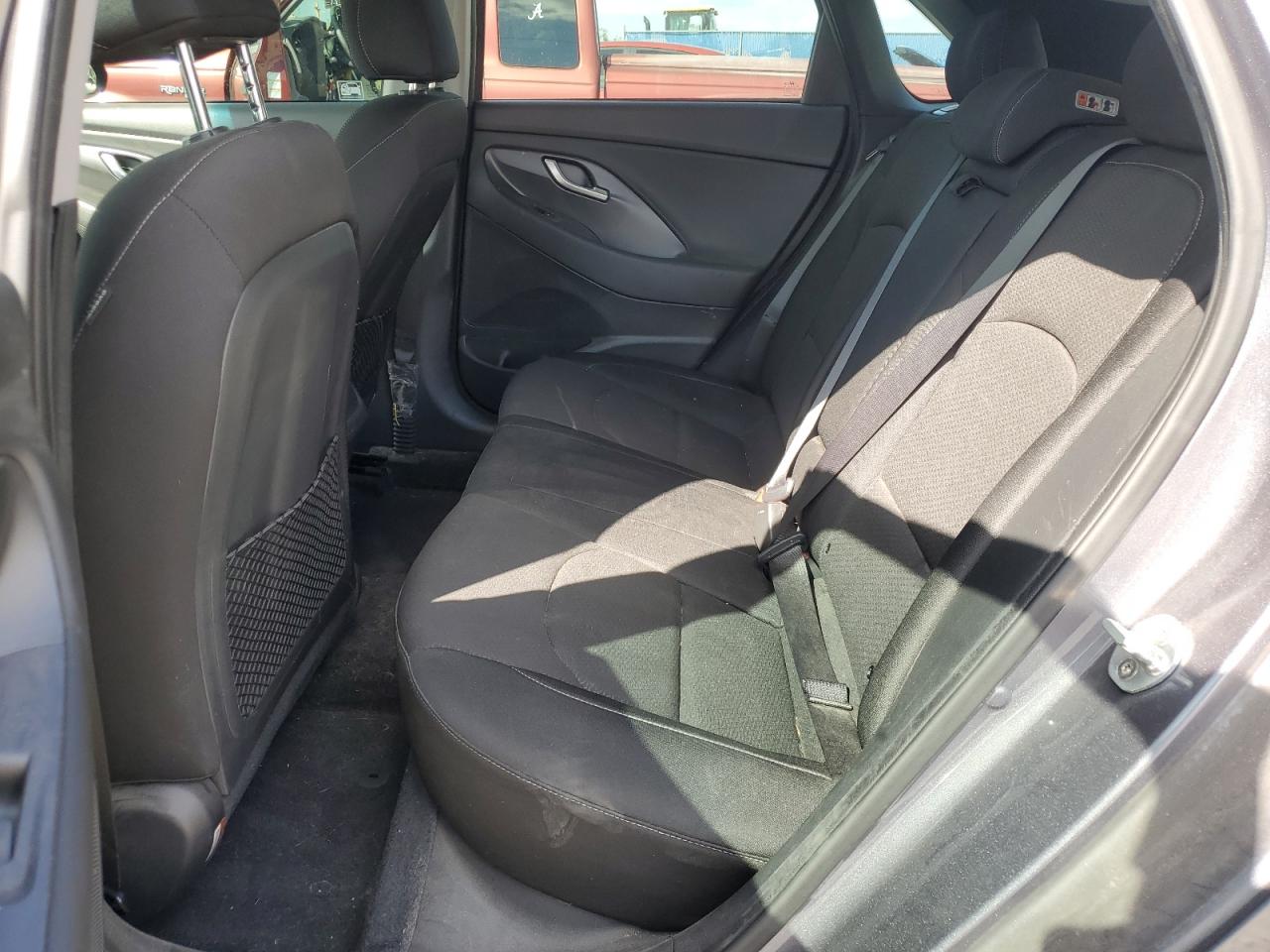 2018 Hyundai Elantra - Image 10