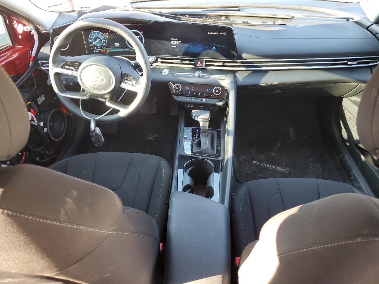 2024 Hyundai Elantra - Image 8