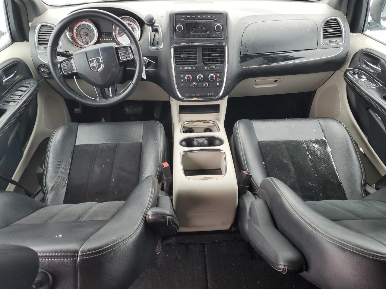 2017 Dodge Caravan - Image 8