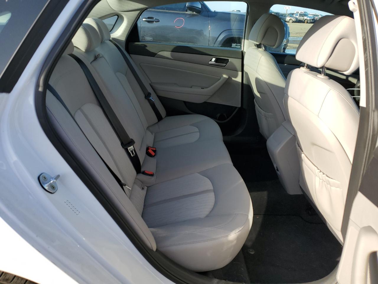 2016 Hyundai Sonata - Image 10
