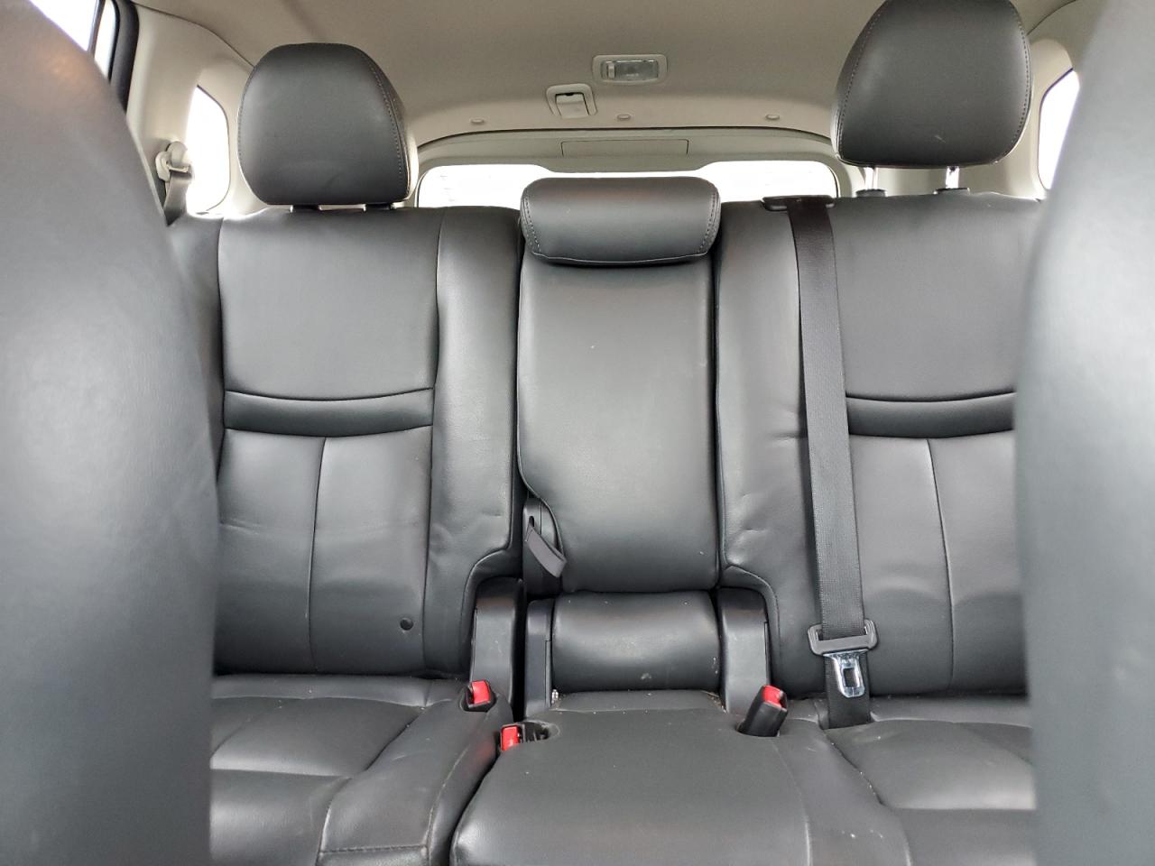 2017 Nissan Rogue - Image 10