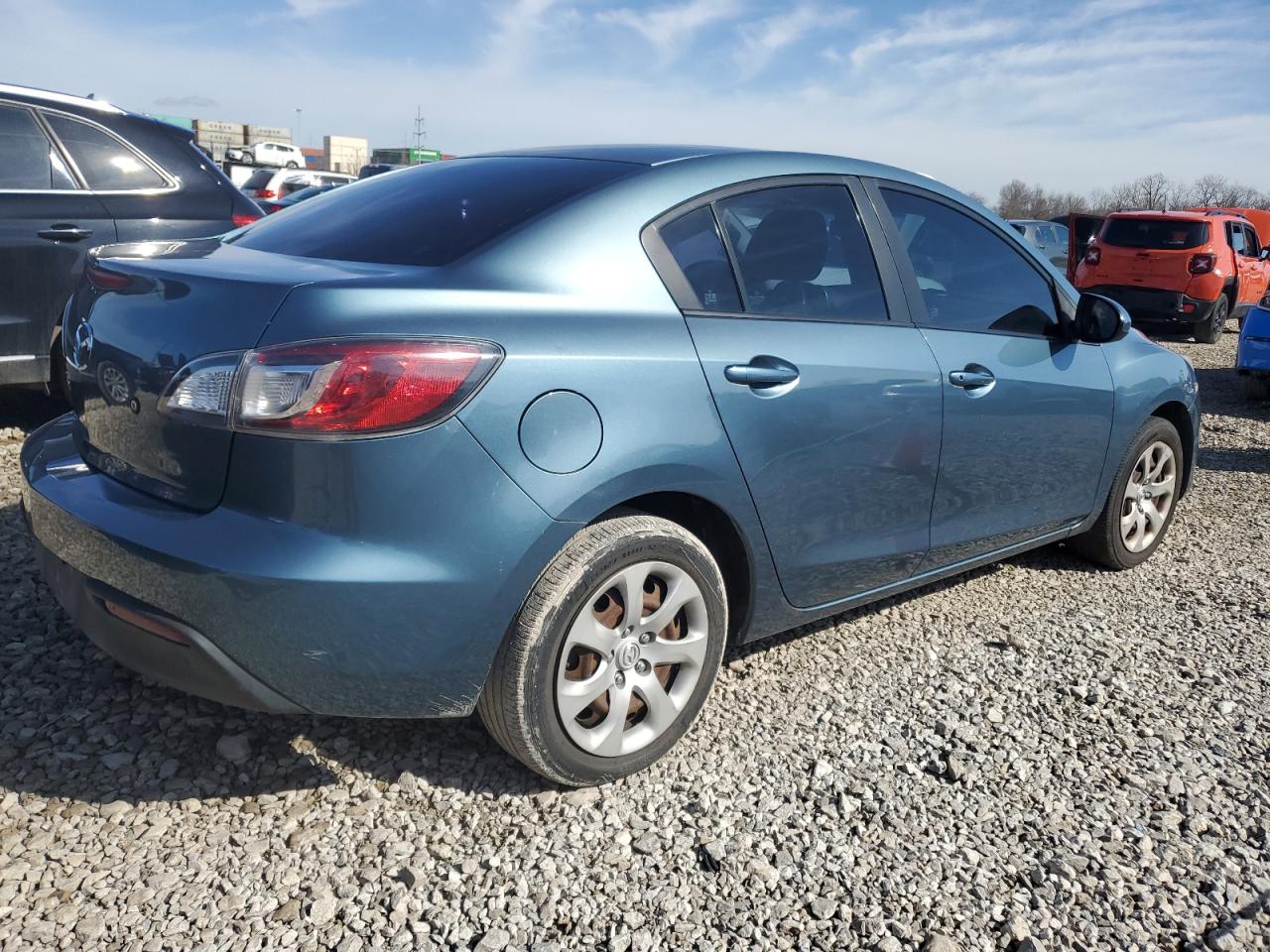 2011 Mazda 3 - Image 3