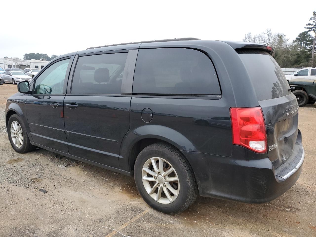 2015 Dodge Caravan - Image 2