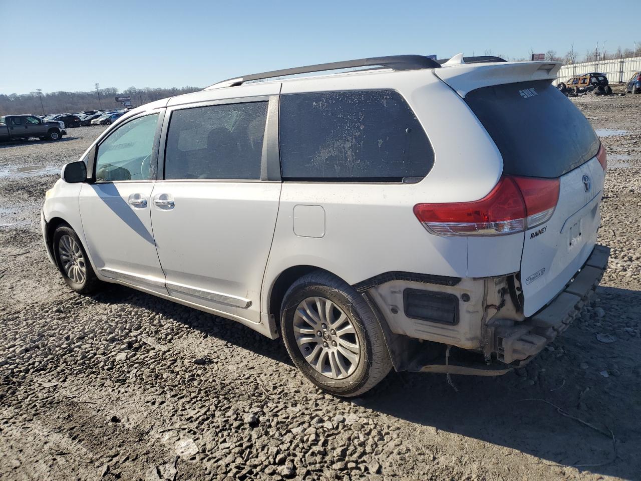 2012 Toyota Sienna - Image 2