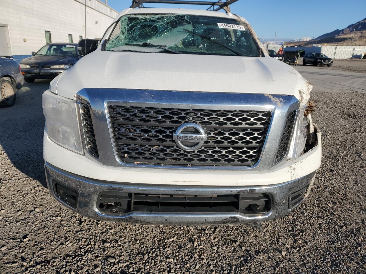 1N6AA1R8XHN559812 NISSAN TITAN 2017