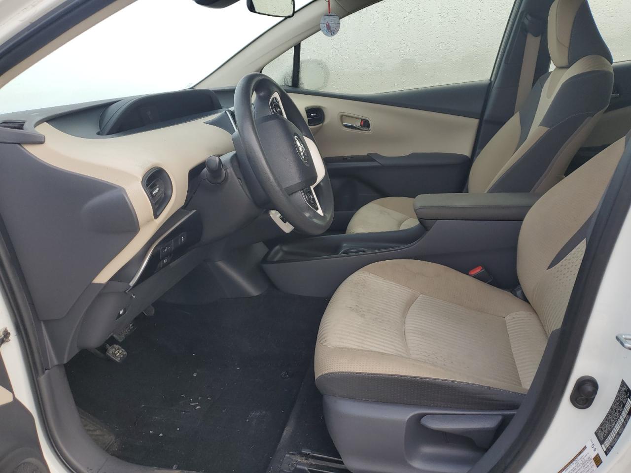 2017 Toyota Prius - Image 7