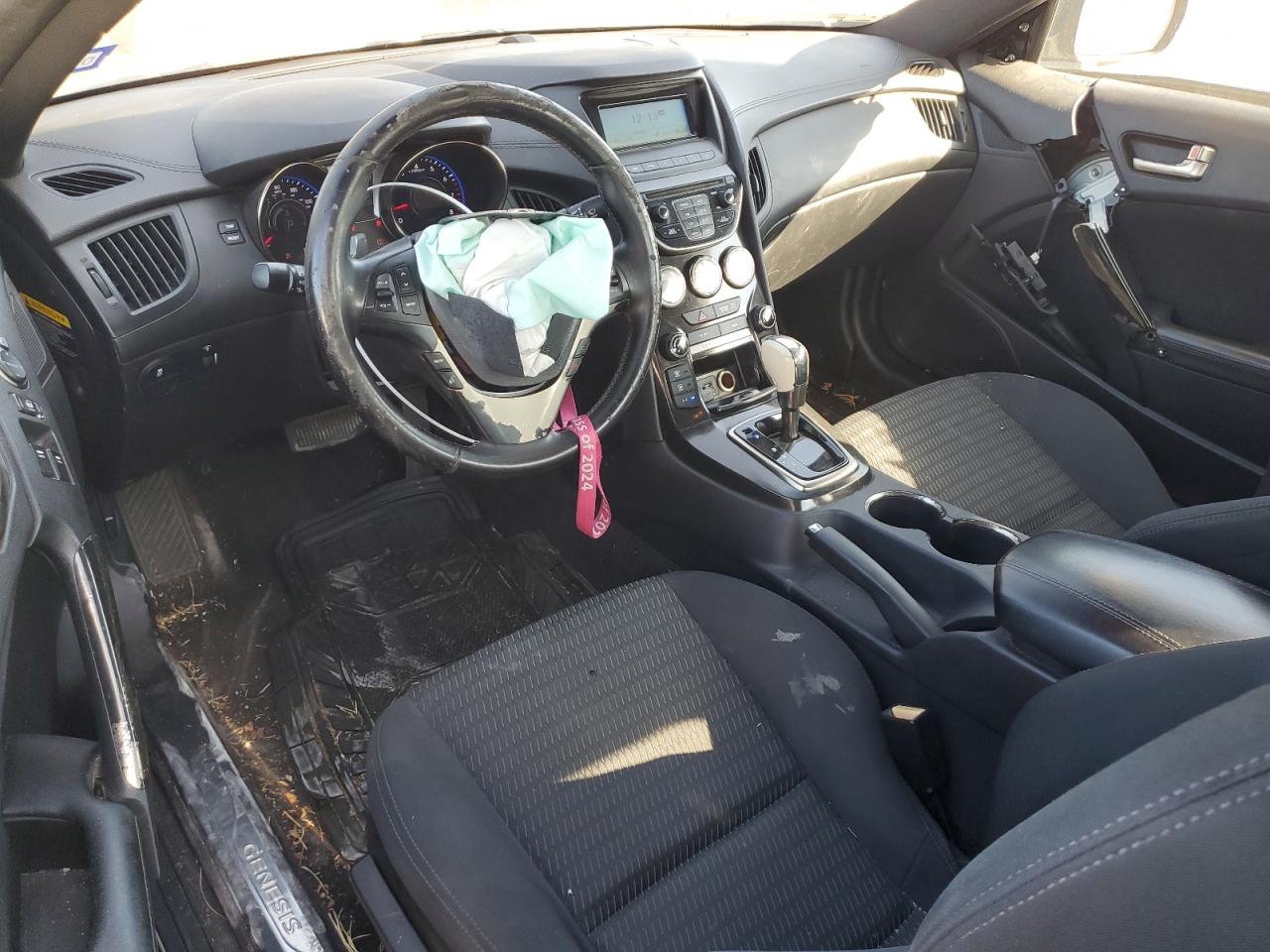 2013 Hyundai Genesis - Image 8