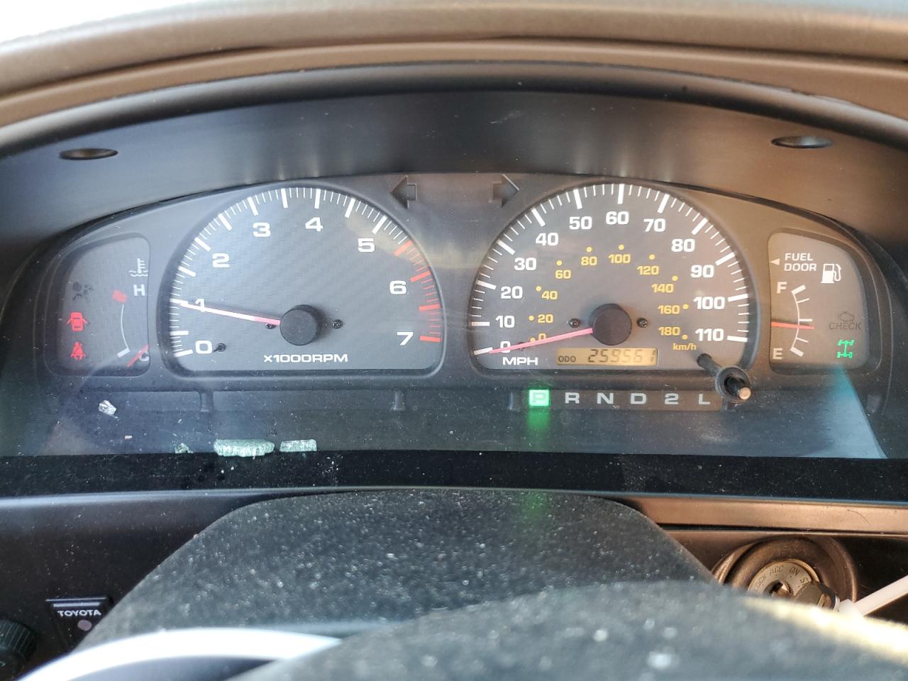2000 Toyota 4Runner - Image 9