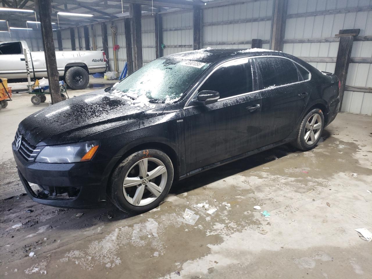 2014 Volkswagen Passat - Image 1
