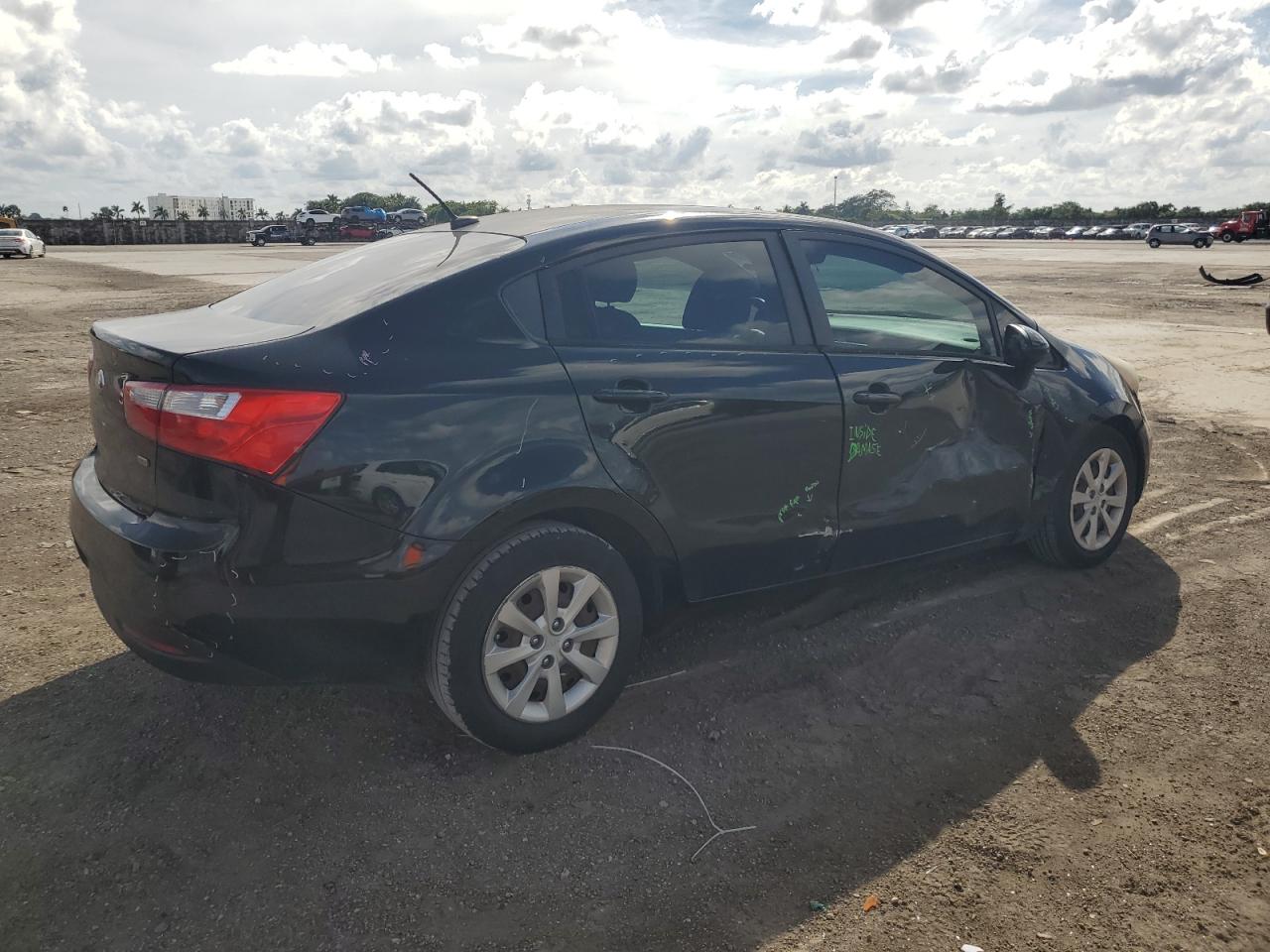 2015 Kia Rio - Image 3