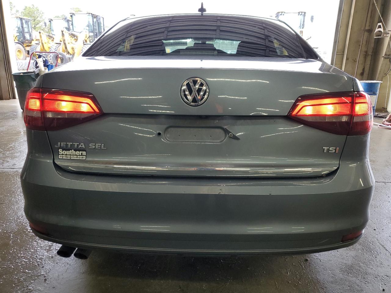 2017 Volkswagen Jetta - Image 6
