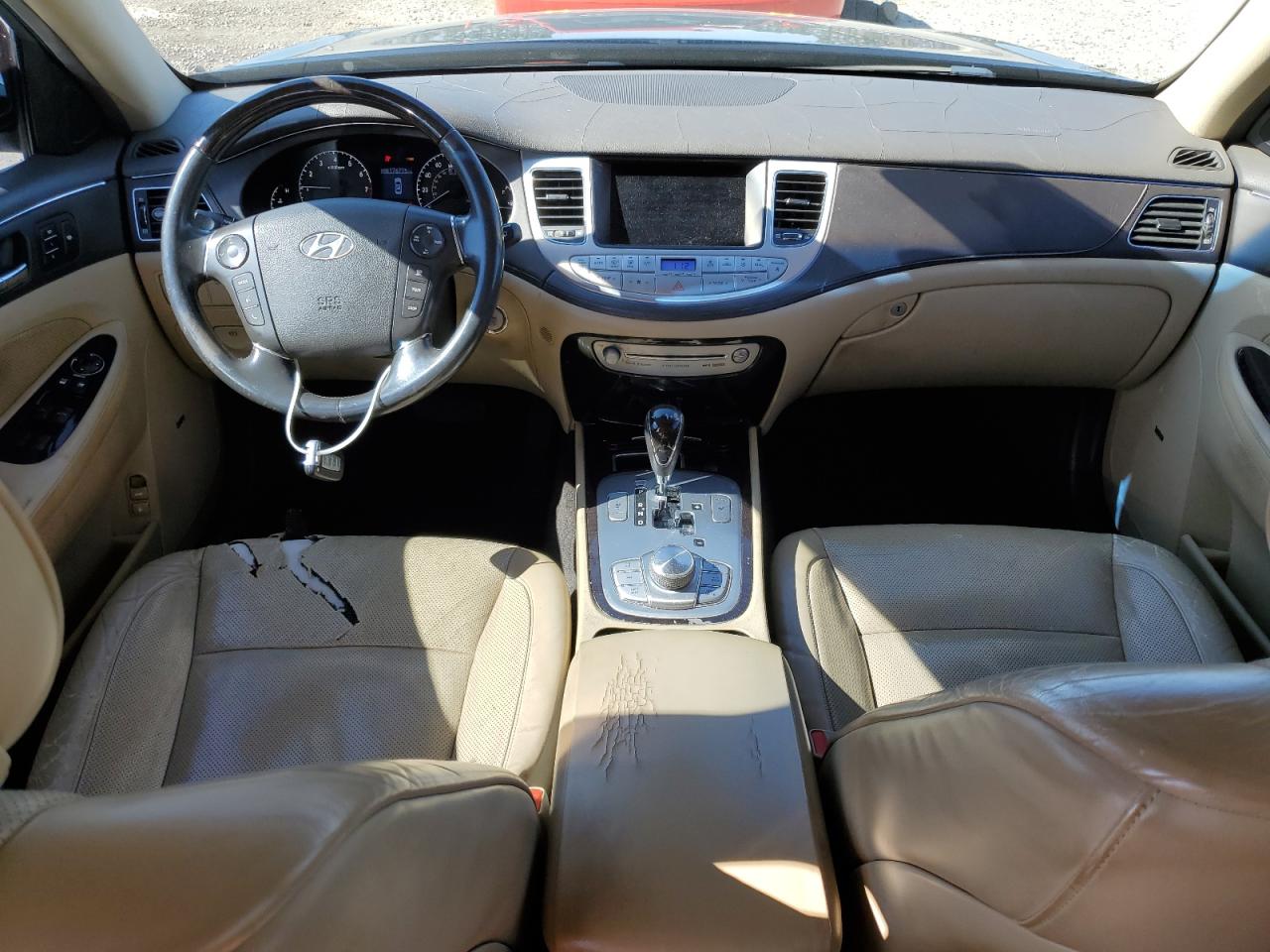 2010 Hyundai Genesis - Image 8