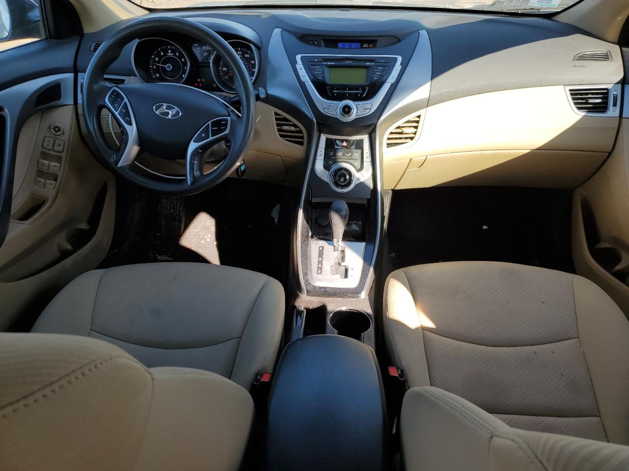 2011 Hyundai Elantra - Image 8