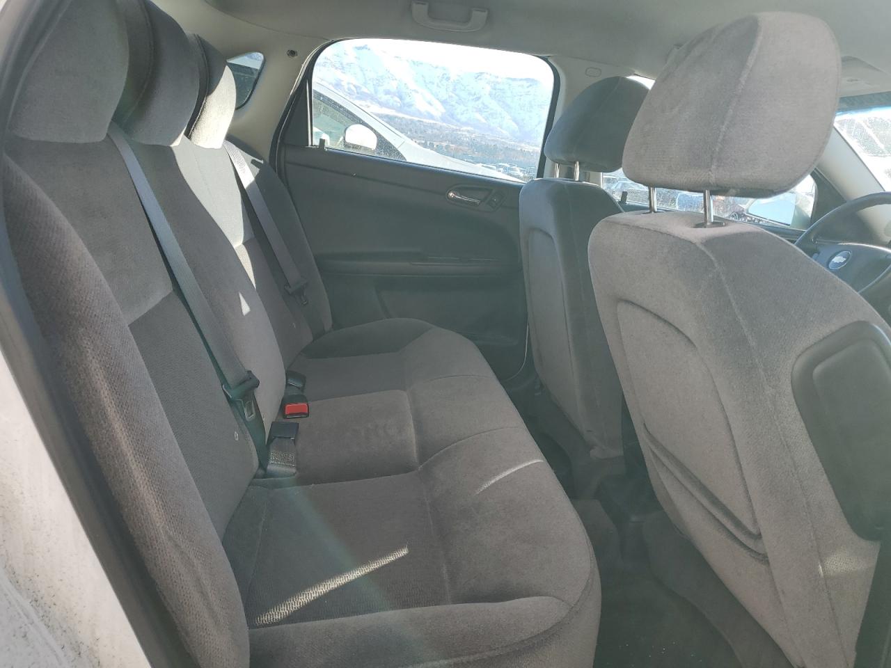 2011 Chevrolet Impala - Image 10