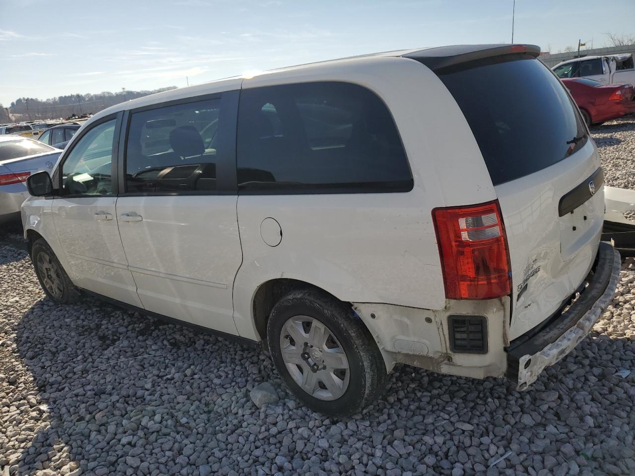 2009 Dodge Caravan - Image 2
