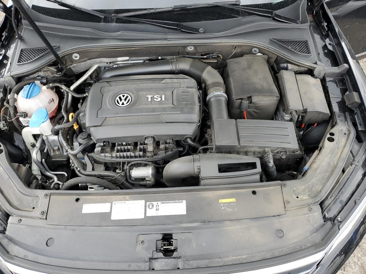 2017 Volkswagen Passat - Image 11
