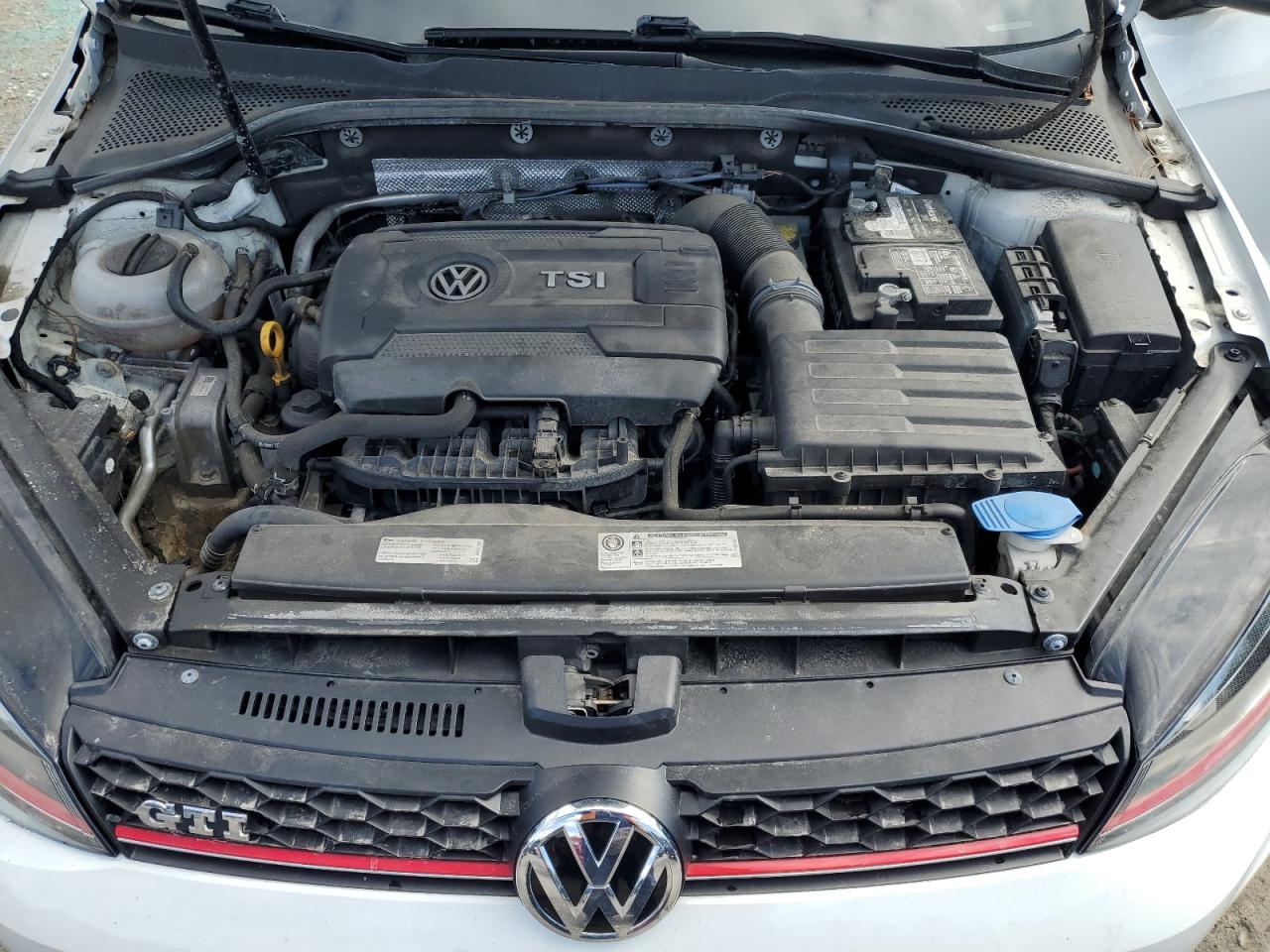 2016 Volkswagen GTI - Image 11