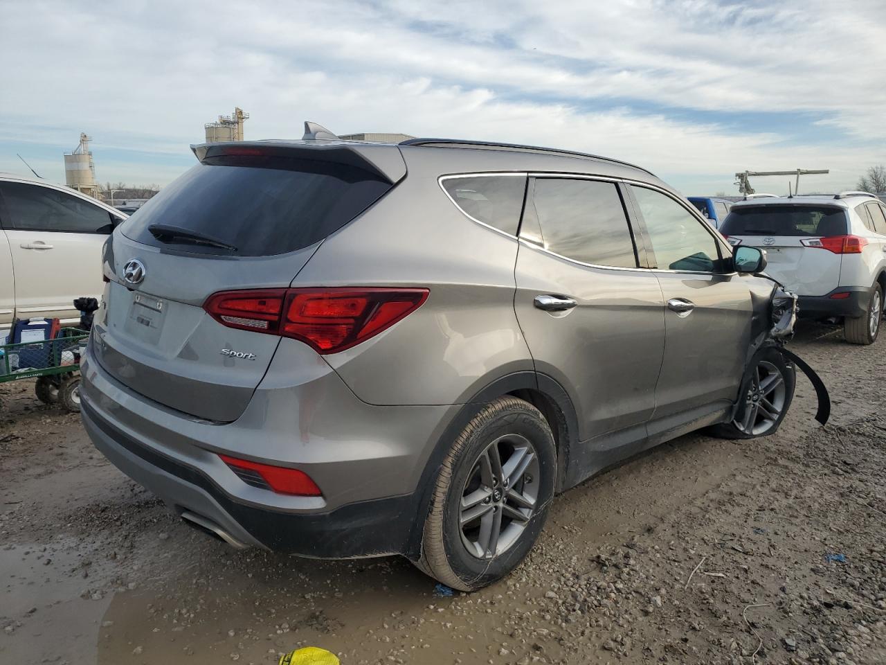 2018 Hyundai Santa Fe - Image 3