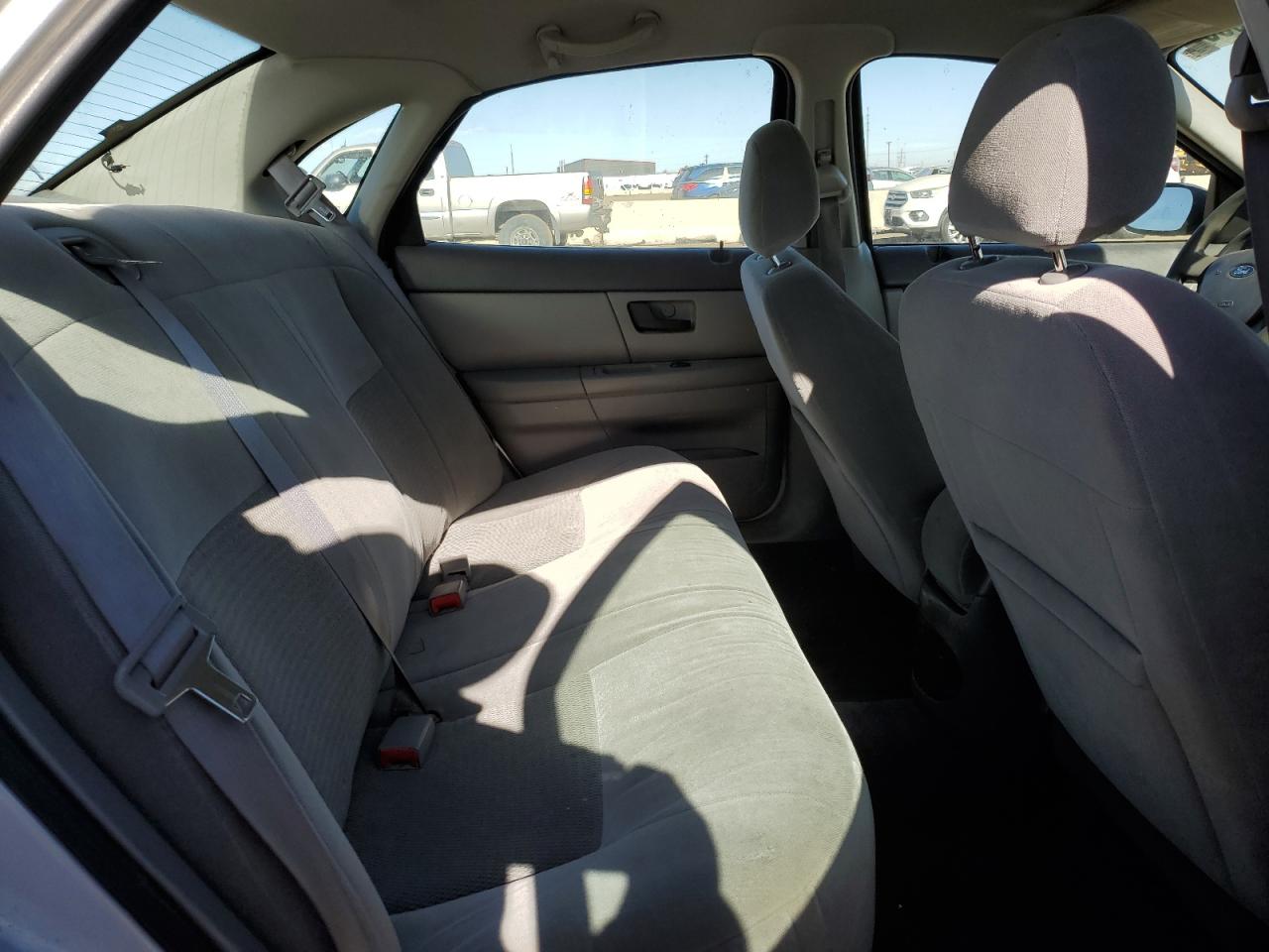 2005 Ford Taurus - Image 10