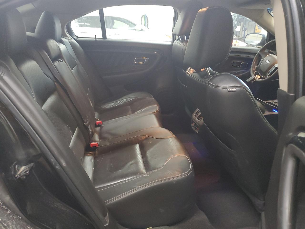 2010 Ford Taurus - Image 10