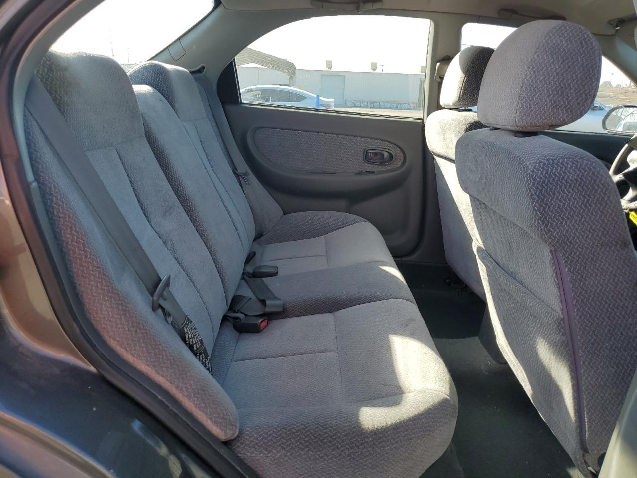 2003 Kia Spectra - Image 11
