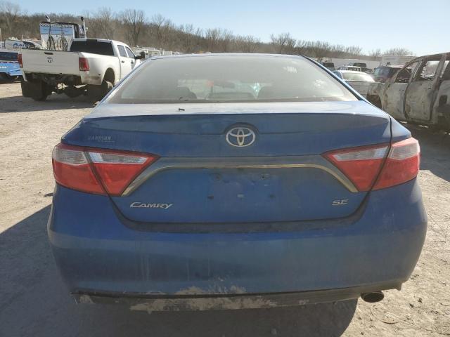 Sedans TOYOTA CAMRY 2017 Granatowy