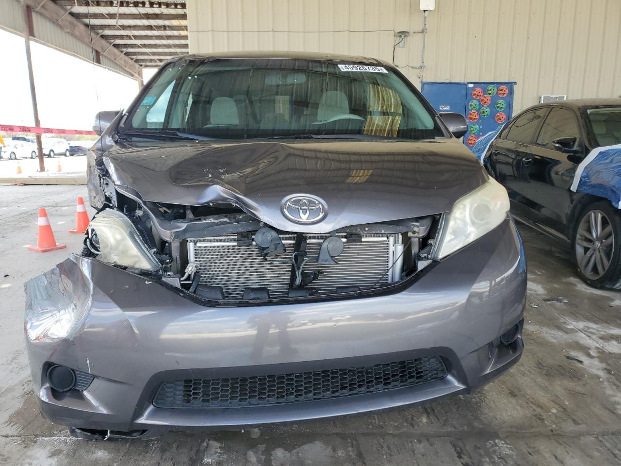 2011 Toyota Sienna - Image 5