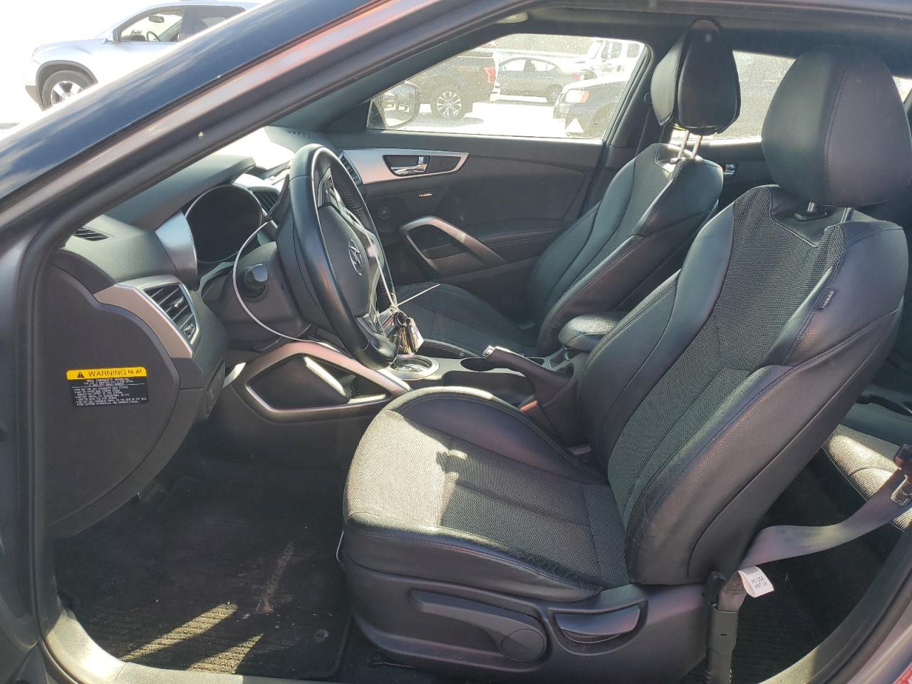2016 Hyundai Veloster - Image 7
