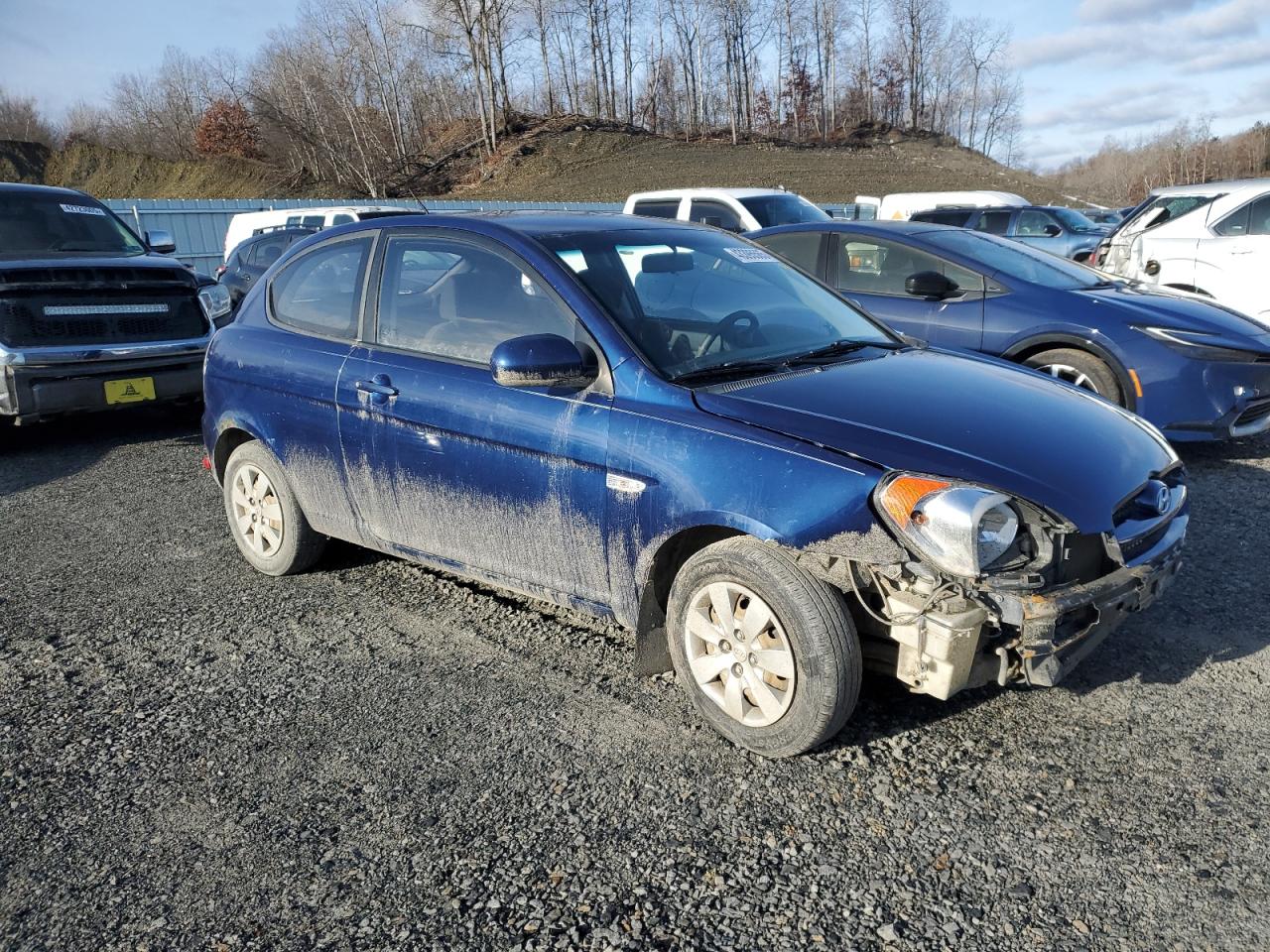 2010 Hyundai Accent - Image 4