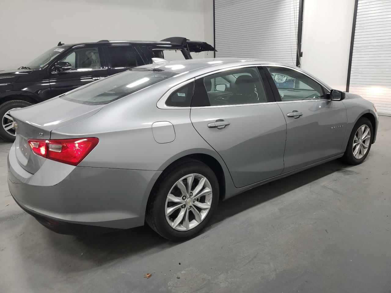 2023 Chevrolet Malibu - Image 3