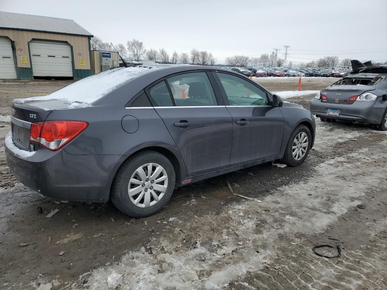 2011 Chevrolet Cruze - Image 3