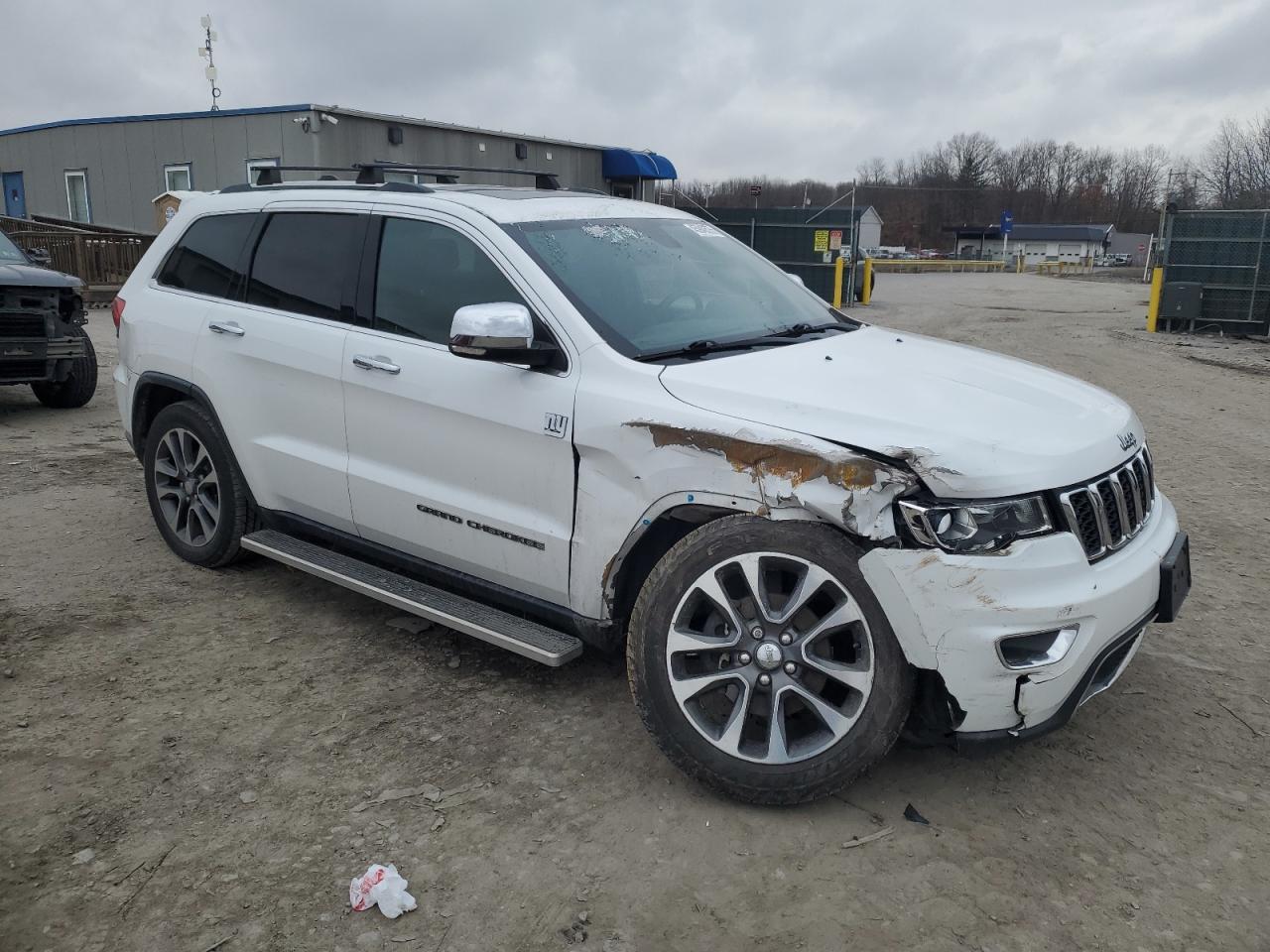 2018 Jeep Grand Cherokee - Image 4