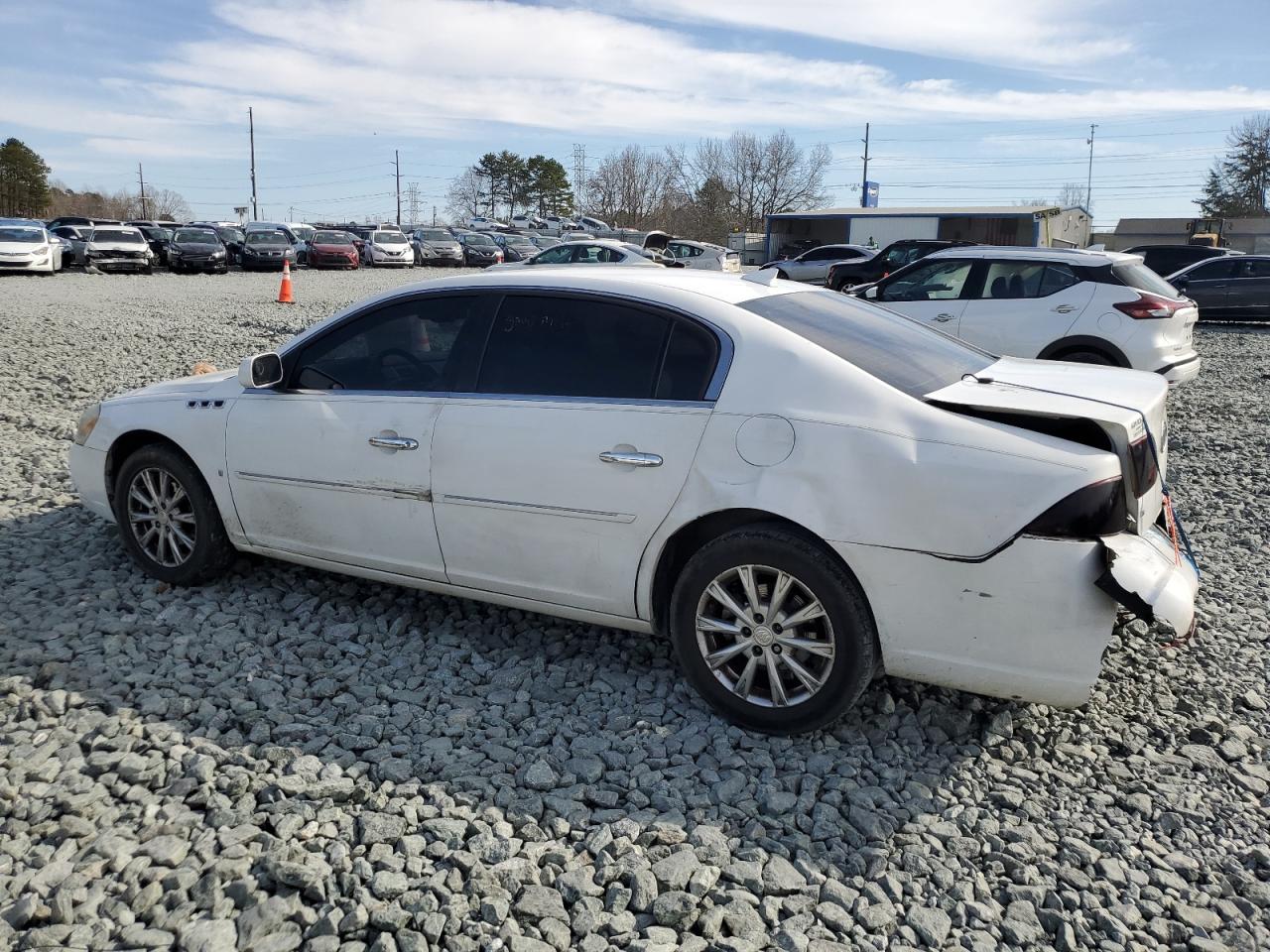 2009 Buick Lucerne - Image 2