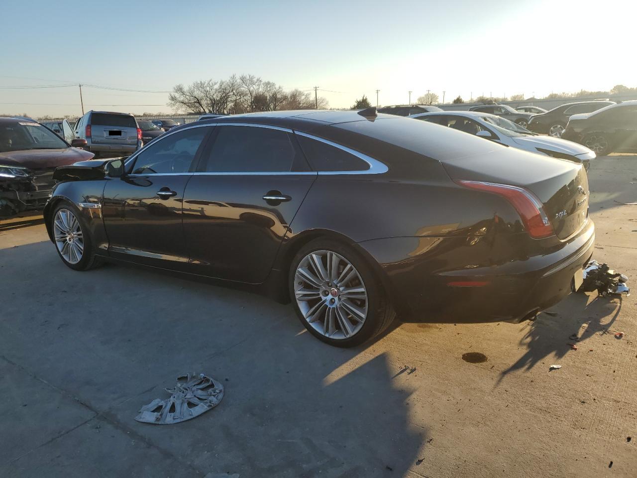 2015 Jaguar XJ - Image 2