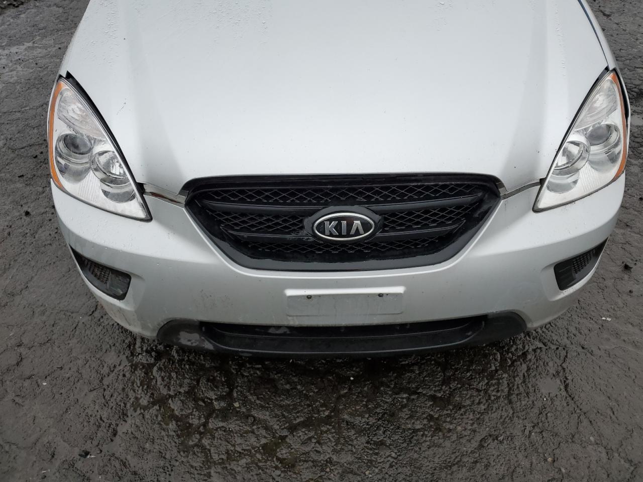 2009 Kia Rondo - Image 13