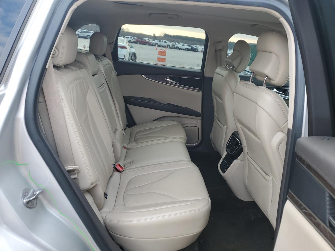 2016 Lincoln MKX - Image 10