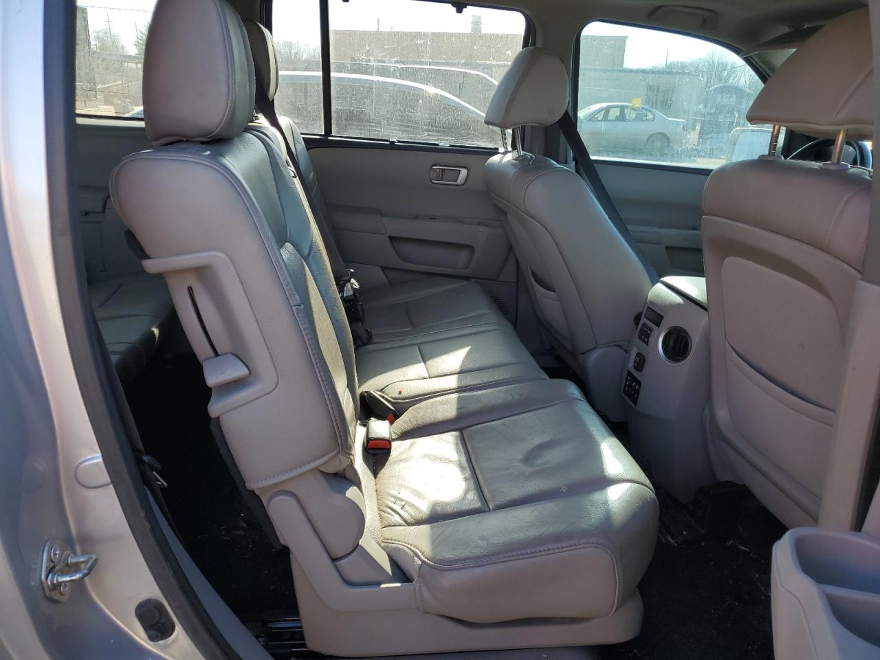 2014 Honda Pilot - Image 11