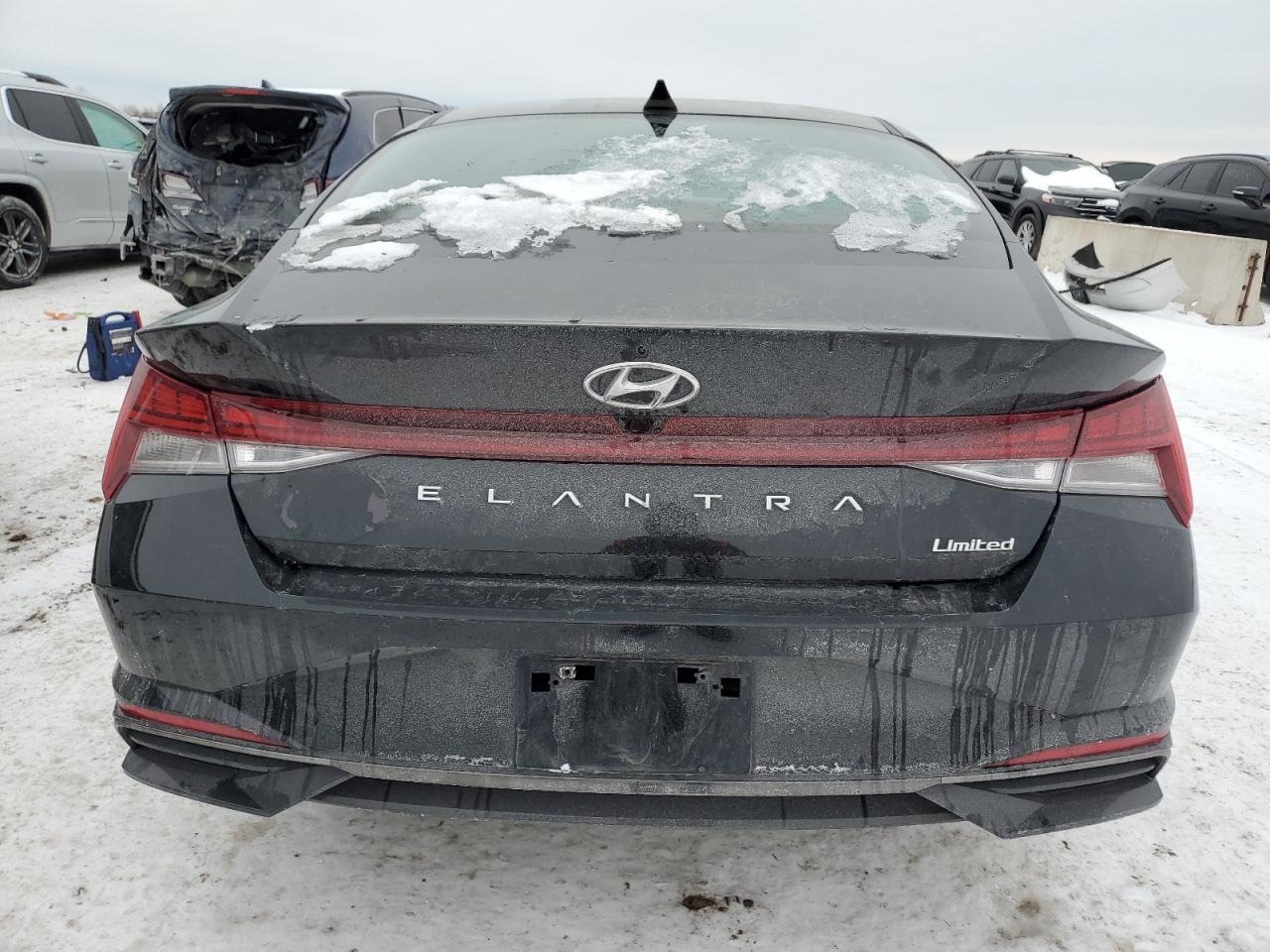 2023 Hyundai Elantra - Image 6