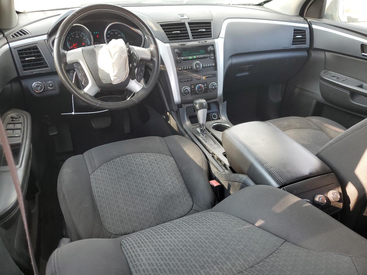 2010 Chevrolet Traverse - Image 8
