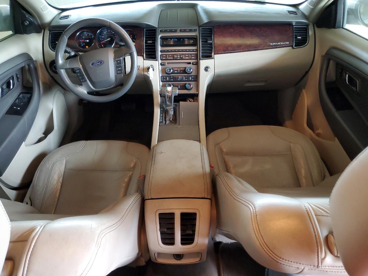 2010 Ford Taurus - Image 8