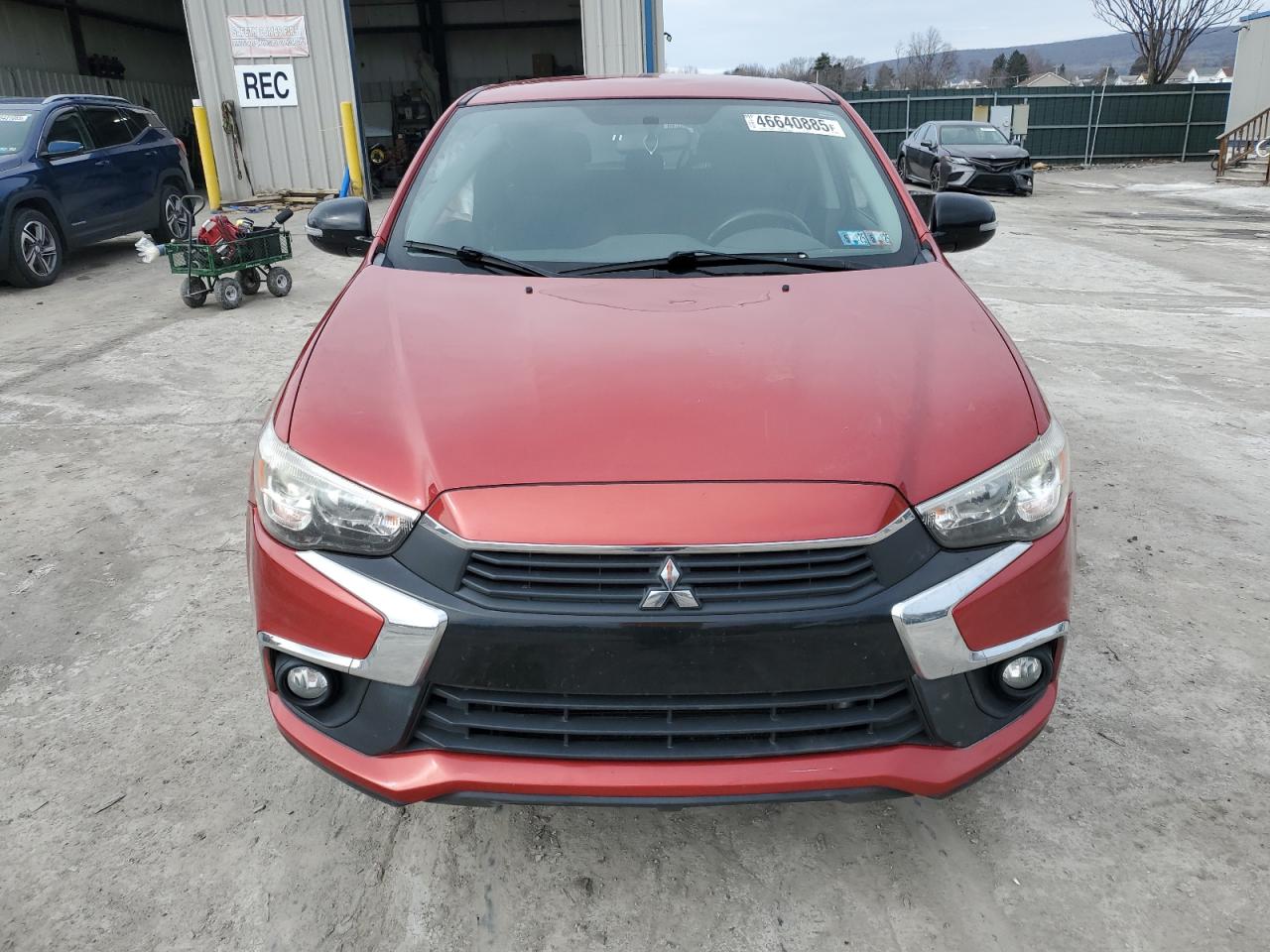 2017 Mitsubishi Outlander - Image 5